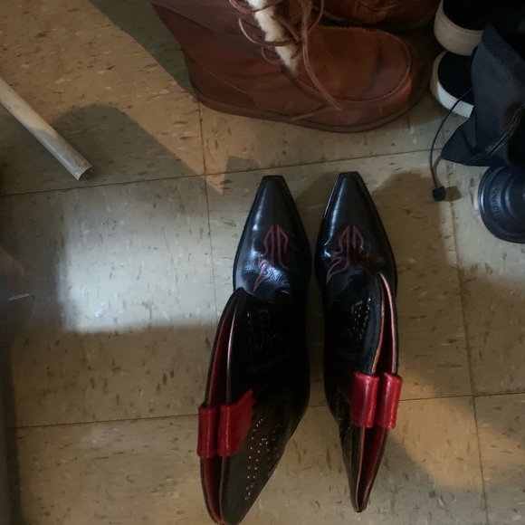 Frye Black Cowboy Red Studded Leather Women’s Western Daisy Duke 77780 - Picture 6 of 14